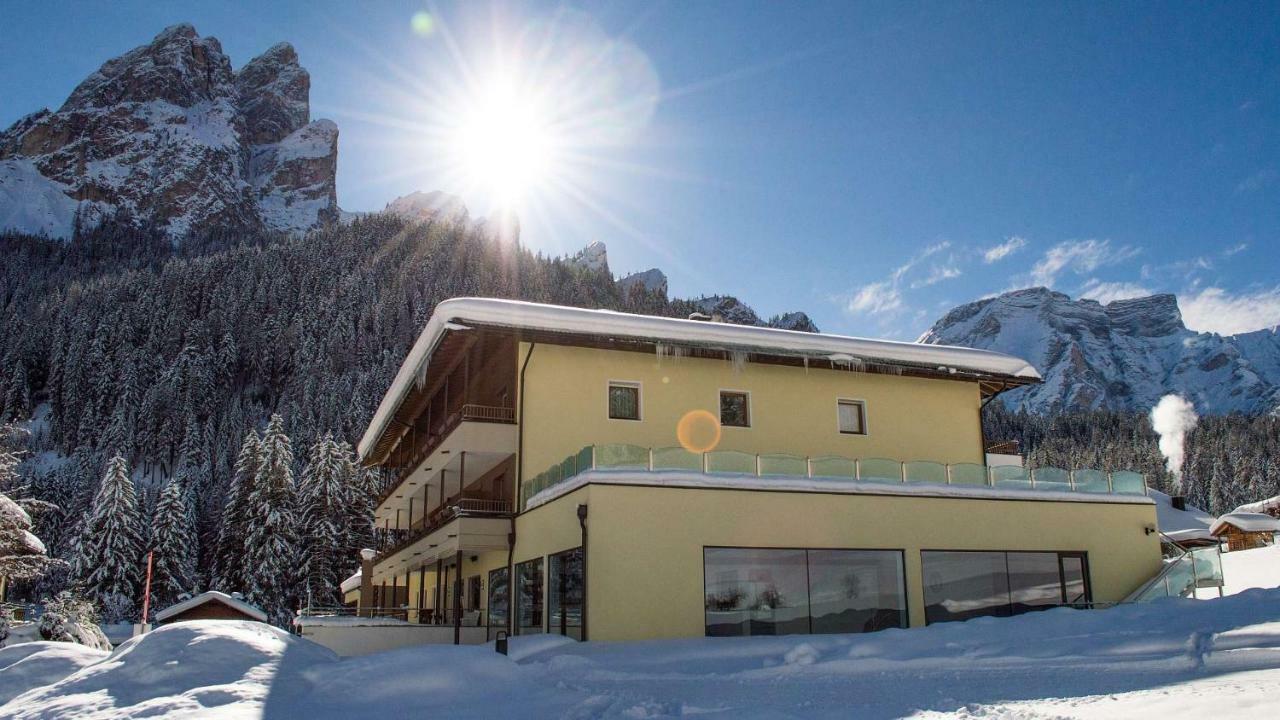 Hotel Trenker Braies  Exterior foto