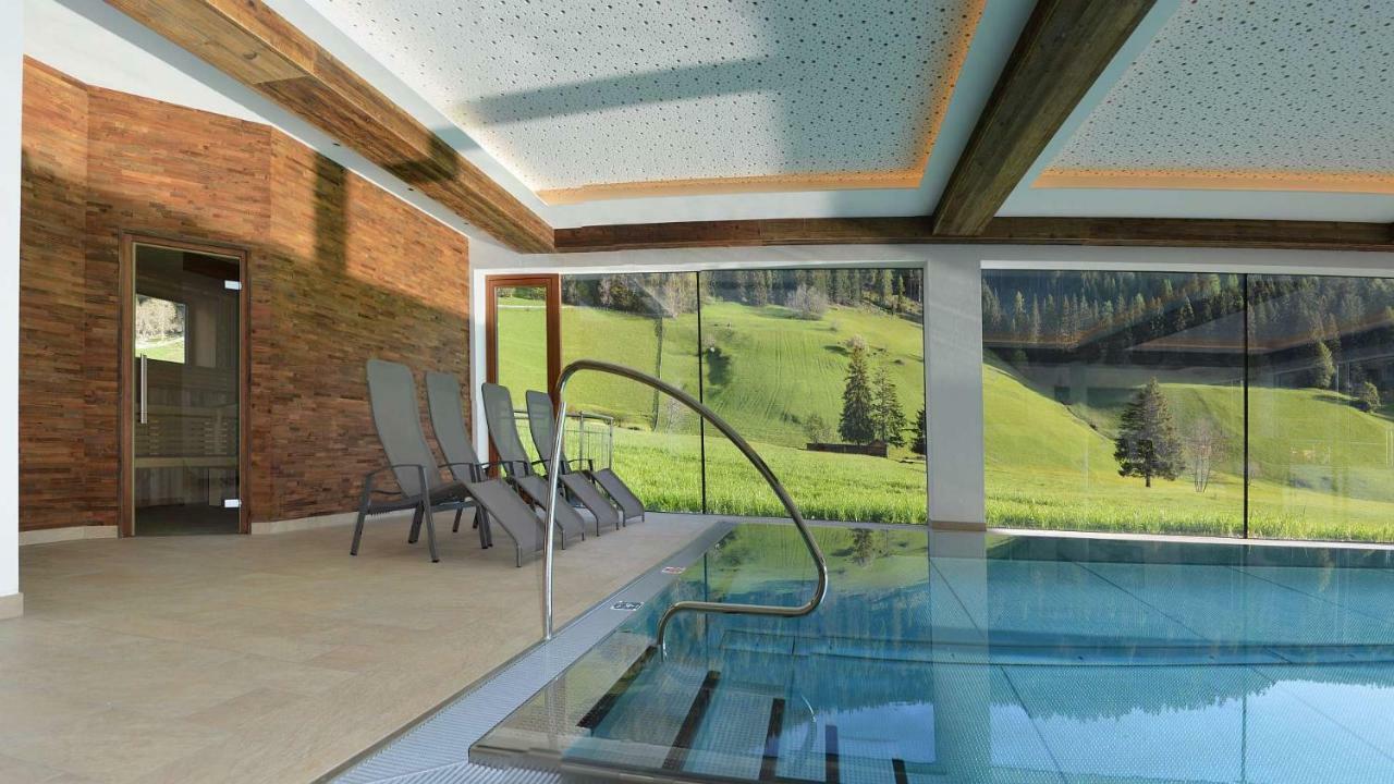 Hotel Trenker Braies  Exterior foto