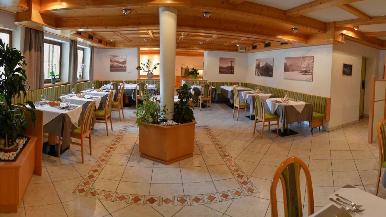 Hotel Trenker Braies  Exterior foto