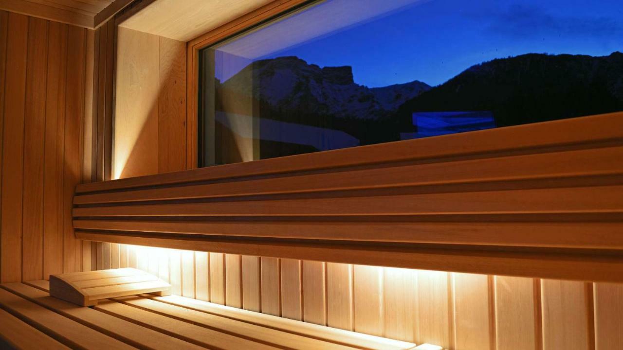 Hotel Trenker Braies  Exterior foto
